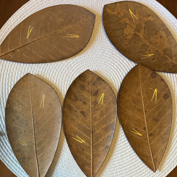 Vintage Japanese Folk Craft Leaf Saucers made from real leaves. Gold detail. - Picture 3 of 8